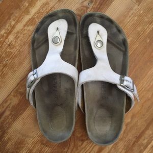 BIRKENSTOCK gizeh white sandals